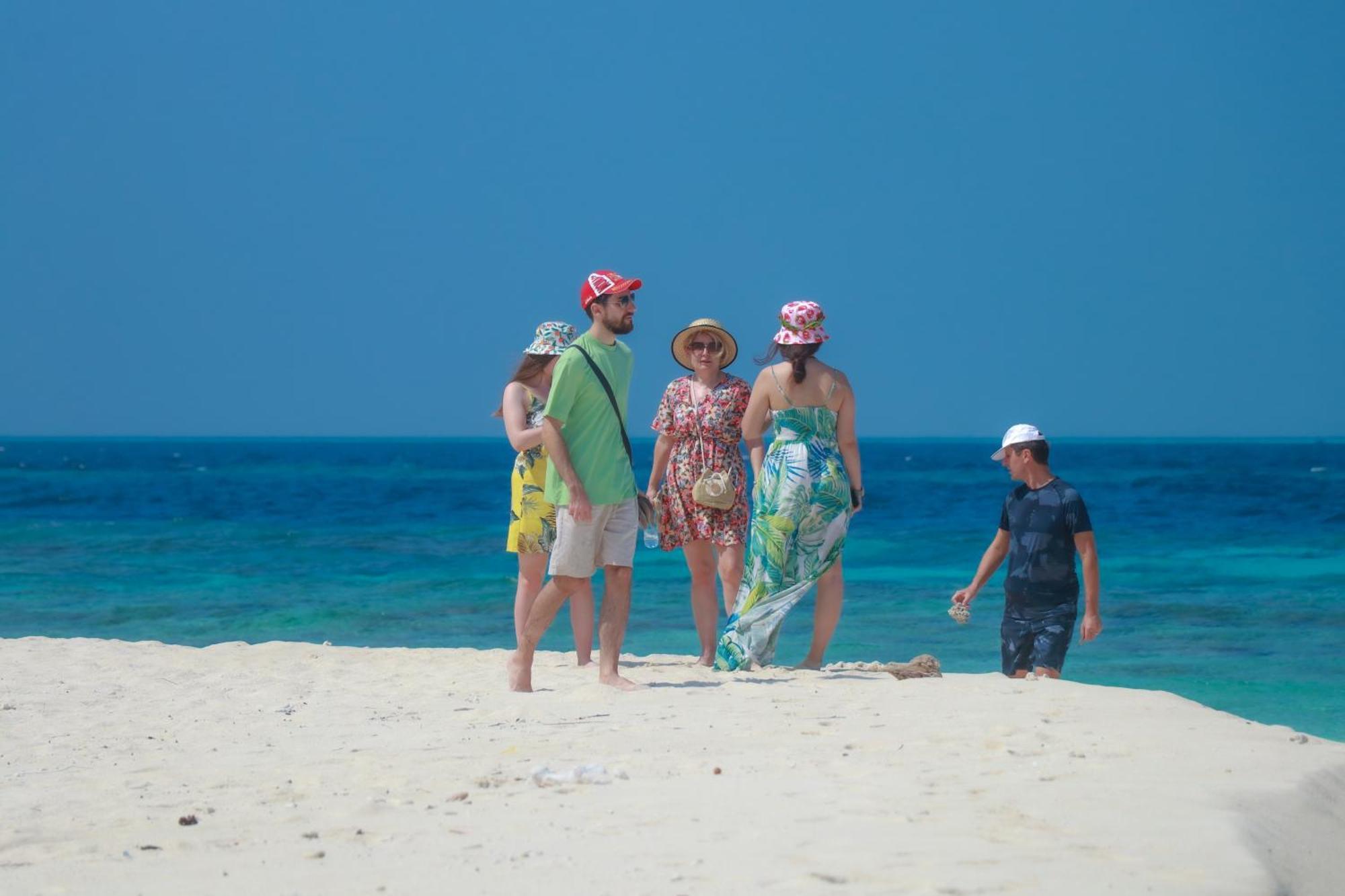 Hitha Maldives - Omadhoo Hotel Exterior photo