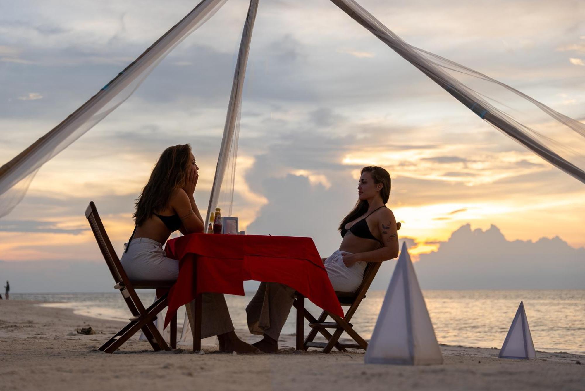 Hitha Maldives - Omadhoo Hotel Exterior photo